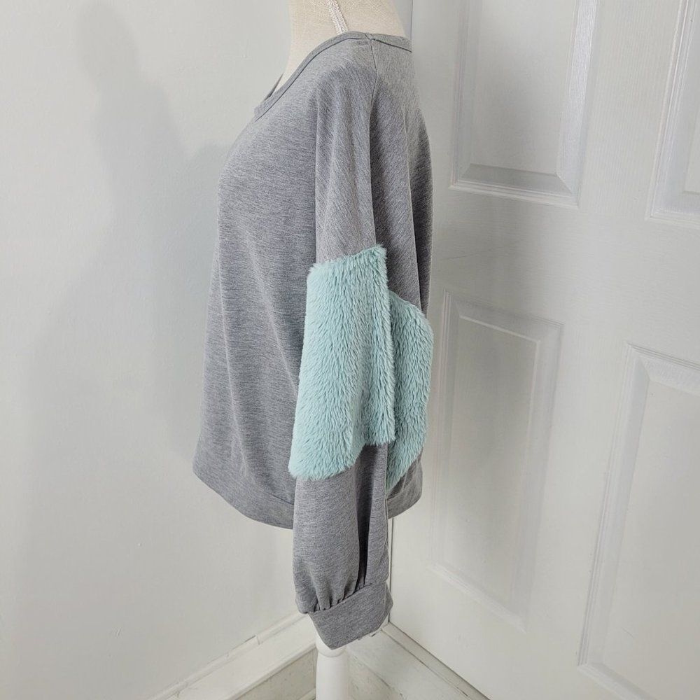 Umgee Sweatshirt Womens S Gray Fuzzy Fur Sleeve Oversized Pullover Lounge - Picture 4 of 14